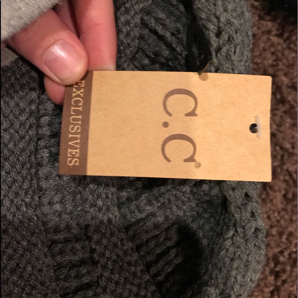 3 beanies - Picture 3 of 3